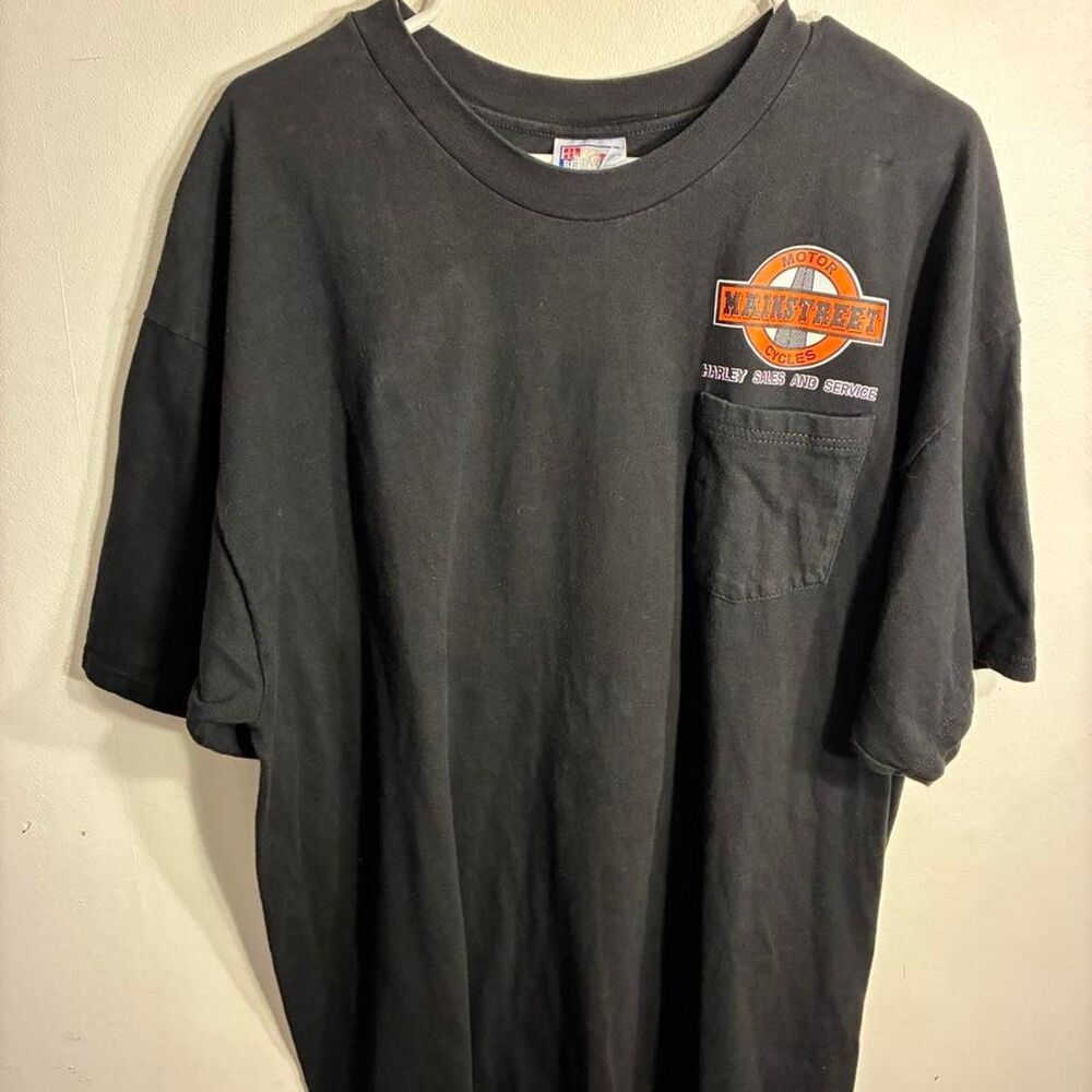 Hanes Men's Black T-shirt